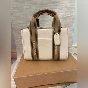 🆕 COACH ✨ RFB smith tote mini Cream and Tan Tote Bag with crossbody NWT